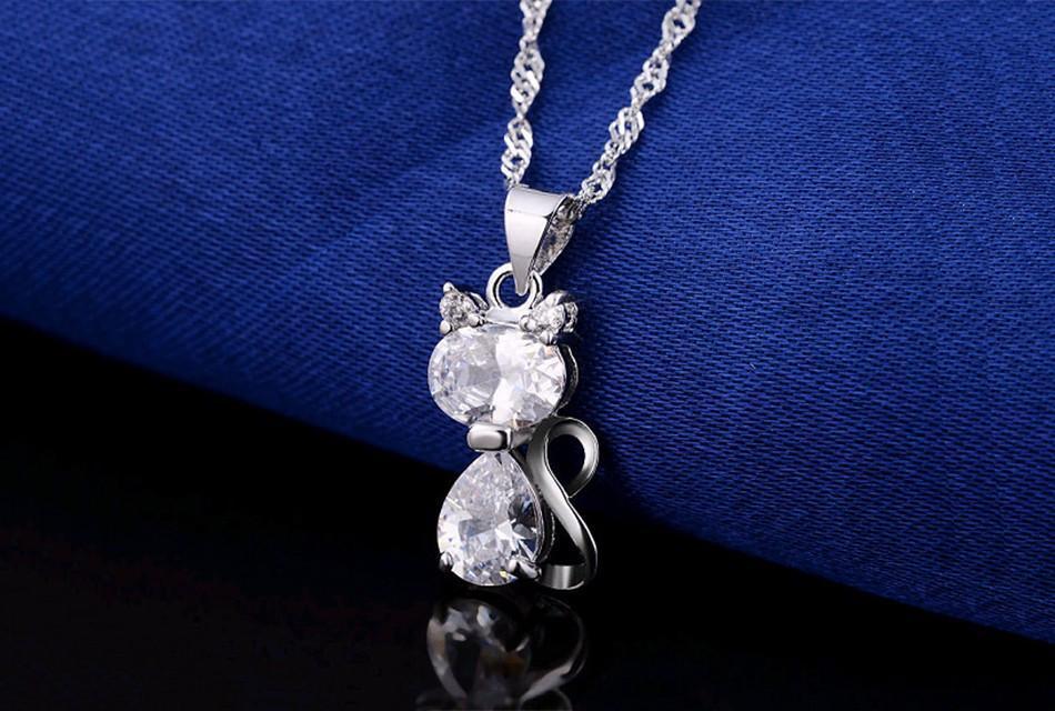 Brilliant Lovely Cat Design Necklace